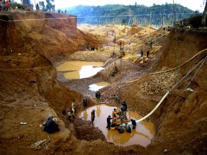 illegal-myanmar-gold-mine